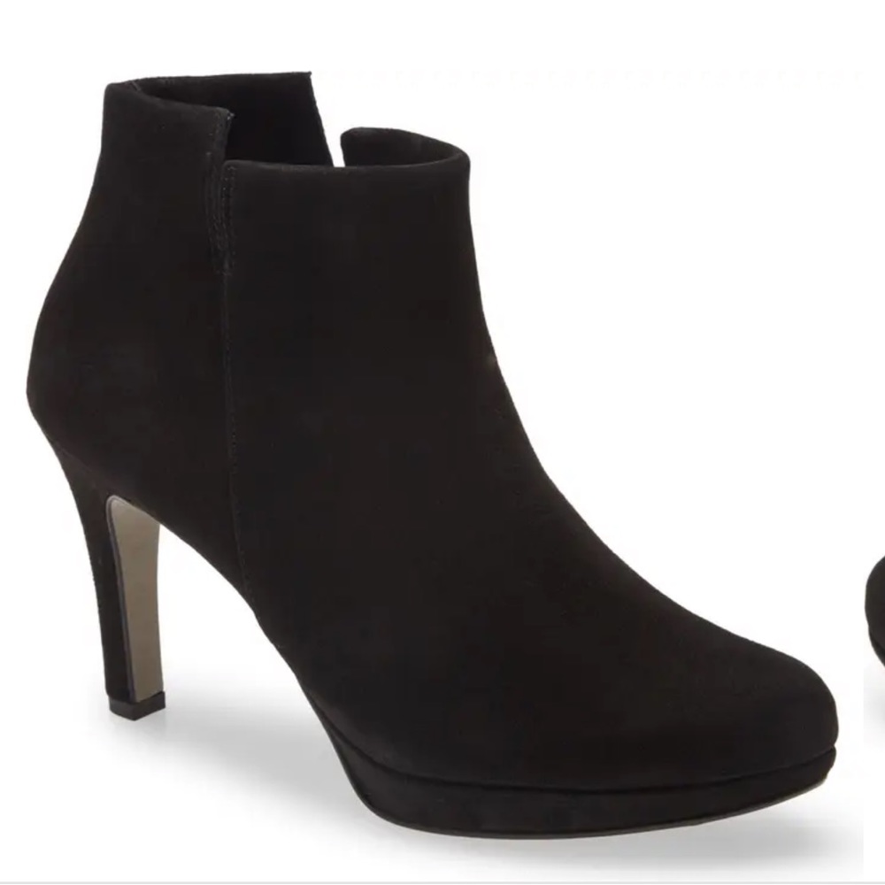 New without Tag Paul Green Dominique Suede Booties 9.5 US